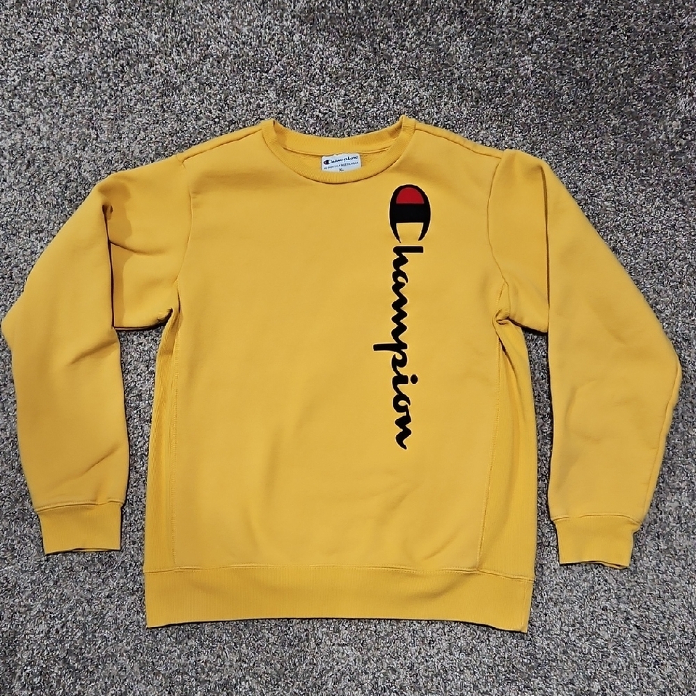 Champion Men's Crewneck Sweater in Yellow